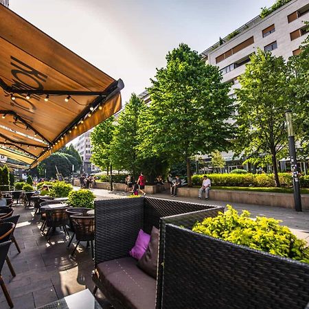 Corvin Promenade Crystal Lägenhet Budapest Exteriör bild